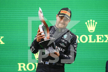 2021-10-10 - BOTTAS Valtteri (fin), Mercedes AMG F1 GP W12 E Performance, portrait celebrating his victory at the podium during the Formula 1 Rolex Turkish Grand Prix 2021, 16th round of the 2021 FIA Formula One World Championship from October 8 to 10, 2021 on the Istanbul Park, in Tuzla, Turkey - FORMULA 1 ROLEX TURKISH GRAND PRIX 2021, 16TH ROUND OF THE 2021 FIA FORMULA ONE WORLD CHAMPIONSHIP - FORMULA 1 - MOTORS