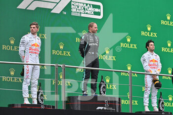 2021-10-10 - BOTTAS Valtteri (fin), Mercedes AMG F1 GP W12 E Performance, portrait VERSTAPPEN Max (ned), Red Bull Racing Honda RB16B, portrait PEREZ Sergio (mex), Red Bull Racing Honda RB16B, portrait podium during the Formula 1 Rolex Turkish Grand Prix 2021, 16th round of the 2021 FIA Formula One World Championship from October 8 to 10, 2021 on the Istanbul Park, in Tuzla, Turkey - FORMULA 1 ROLEX TURKISH GRAND PRIX 2021, 16TH ROUND OF THE 2021 FIA FORMULA ONE WORLD CHAMPIONSHIP - FORMULA 1 - MOTORS