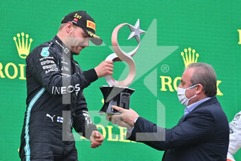 2021-10-10 - BOTTAS Valtteri (fin), Mercedes AMG F1 GP W12 E Performance, portrait podium during the Formula 1 Rolex Turkish Grand Prix 2021, 16th round of the 2021 FIA Formula One World Championship from October 8 to 10, 2021 on the Istanbul Park, in Tuzla, Turkey - FORMULA 1 ROLEX TURKISH GRAND PRIX 2021, 16TH ROUND OF THE 2021 FIA FORMULA ONE WORLD CHAMPIONSHIP - FORMULA 1 - MOTORS