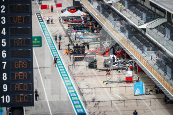 2021-10-21 - pitlane, during the Formula 1 Aramco United States Grand Prix 2021, 17th round of the 2021 FIA Formula One World Championship from October 21 to 24, 2021 on the Circuit of the Americas, in Austin, Texas, United States of American - FORMULA 1 ARAMCO UNITED STATES GRAND PRIX 2021, 17TH ROUND OF THE 2021 FIA FORMULA ONE WORLD CHAMPIONSHIP - FORMULA 1 - MOTORS