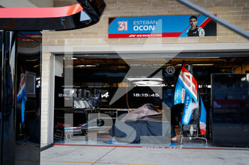 2021-10-21 - garage, box, Alpine F1 A521, mechanical detail during the Formula 1 Aramco United States Grand Prix 2021, 17th round of the 2021 FIA Formula One World Championship from October 21 to 24, 2021 on the Circuit of the Americas, in Austin, Texas, United States of American - FORMULA 1 ARAMCO UNITED STATES GRAND PRIX 2021, 17TH ROUND OF THE 2021 FIA FORMULA ONE WORLD CHAMPIONSHIP - FORMULA 1 - MOTORS