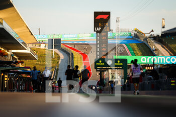 2021-10-21 - pitlane, during the Formula 1 Aramco United States Grand Prix 2021, 17th round of the 2021 FIA Formula One World Championship from October 21 to 24, 2021 on the Circuit of the Americas, in Austin, Texas, United States of American - FORMULA 1 ARAMCO UNITED STATES GRAND PRIX 2021, 17TH ROUND OF THE 2021 FIA FORMULA ONE WORLD CHAMPIONSHIP - FORMULA 1 - MOTORS
