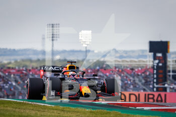 2021-10-22 - 33 VERSTAPPEN Max (nld), Red Bull Racing Honda RB16B, action during the Formula 1 Aramco United States Grand Prix 2021, 17th round of the 2021 FIA Formula One World Championship from October 21 to 24, 2021 on the Circuit of the Americas, in Austin, Texas, United States of American - FORMULA 1 ARAMCO UNITED STATES GRAND PRIX 2021, 17TH ROUND OF THE 2021 FIA FORMULA ONE WORLD CHAMPIONSHIP - FORMULA 1 - MOTORS