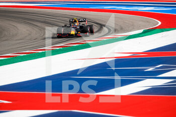 2021-10-23 - 11 PEREZ Sergio (mex), Red Bull Racing Honda RB16B, action during the Formula 1 Aramco United States Grand Prix 2021, 17th round of the 2021 FIA Formula One World Championship from October 21 to 24, 2021 on the Circuit of the Americas, in Austin, Texas, United States of American - FORMULA 1 ARAMCO UNITED STATES GRAND PRIX 2021, 17TH ROUND OF THE 2021 FIA FORMULA ONE WORLD CHAMPIONSHIP - FORMULA 1 - MOTORS