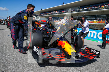 2021-10-24 - 33 VERSTAPPEN Max (nld), Red Bull Racing Honda RB16B, starting grid during the Formula 1 Aramco United States Grand Prix 2021, 17th round of the 2021 FIA Formula One World Championship from October 21 to 24, 2021 on the Circuit of the Americas, in Austin, Texas, United States of American - FORMULA 1 ARAMCO UNITED STATES GRAND PRIX 2021, 17TH ROUND OF THE 2021 FIA FORMULA ONE WORLD CHAMPIONSHIP - FORMULA 1 - MOTORS