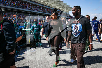 2021-10-24 - Singer Megan Thee Stallion on the starting grid during the Formula 1 Aramco United States Grand Prix 2021, 17th round of the 2021 FIA Formula One World Championship from October 21 to 24, 2021 on the Circuit of the Americas, in Austin, Texas, United States of American - FORMULA 1 ARAMCO UNITED STATES GRAND PRIX 2021, 17TH ROUND OF THE 2021 FIA FORMULA ONE WORLD CHAMPIONSHIP - FORMULA 1 - MOTORS