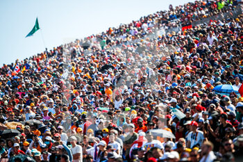 2021-10-24 - grandstands, gradins, spectators, fans during the Formula 1 Aramco United States Grand Prix 2021, 17th round of the 2021 FIA Formula One World Championship from October 21 to 24, 2021 on the Circuit of the Americas, in Austin, Texas, United States of American - FORMULA 1 ARAMCO UNITED STATES GRAND PRIX 2021, 17TH ROUND OF THE 2021 FIA FORMULA ONE WORLD CHAMPIONSHIP - FORMULA 1 - MOTORS
