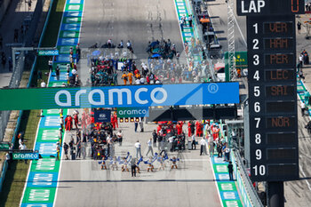 2021-10-24 - starting grid, grille de depart, during the Formula 1 Aramco United States Grand Prix 2021, 17th round of the 2021 FIA Formula One World Championship from October 21 to 24, 2021 on the Circuit of the Americas, in Austin, Texas, United States of American - FORMULA 1 ARAMCO UNITED STATES GRAND PRIX 2021, 17TH ROUND OF THE 2021 FIA FORMULA ONE WORLD CHAMPIONSHIP - FORMULA 1 - MOTORS