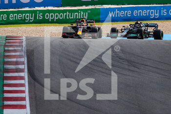 2021-10-24 - VERSTAPPEN Max (ned), Red Bull Racing Honda RB16B, HAMILTON Lewis (gbr), Mercedes AMG F1 GP W12 E Performance, action during the Formula 1 Aramco United States Grand Prix 2021, 17th round of the 2021 FIA Formula One World Championship from October 21 to 24, 2021 on the Circuit of the Americas, in Austin, Texas, United States of American - FORMULA 1 ARAMCO UNITED STATES GRAND PRIX 2021, 17TH ROUND OF THE 2021 FIA FORMULA ONE WORLD CHAMPIONSHIP - FORMULA 1 - MOTORS