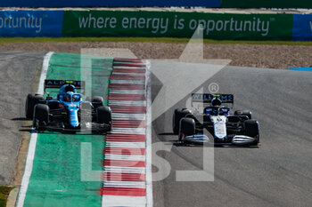 2021-10-24 - 31 OCON Esteban (fra), Alpine F1 A521, 06 LATIFI Nicholas (can), Williams Racing F1 FW43B, action during the Formula 1 Aramco United States Grand Prix 2021, 17th round of the 2021 FIA Formula One World Championship from October 21 to 24, 2021 on the Circuit of the Americas, in Austin, Texas, United States of American - FORMULA 1 ARAMCO UNITED STATES GRAND PRIX 2021, 17TH ROUND OF THE 2021 FIA FORMULA ONE WORLD CHAMPIONSHIP - FORMULA 1 - MOTORS