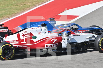 2021-10-24 - 14 ALONSO Fernando (spa), Alpine F1 A521, 07 RAIKKONEN Kimi (fin), Alfa Romeo Racing ORLEN C41, action during the Formula 1 Aramco United States Grand Prix 2021, 17th round of the 2021 FIA Formula One World Championship from October 21 to 24, 2021 on the Circuit of the Americas, in Austin, Texas, United States of American - FORMULA 1 ARAMCO UNITED STATES GRAND PRIX 2021, 17TH ROUND OF THE 2021 FIA FORMULA ONE WORLD CHAMPIONSHIP - FORMULA 1 - MOTORS