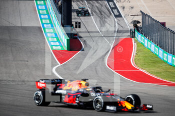 2021-10-24 - 44 HAMILTON Lewis (gbr), Mercedes AMG F1 GP W12 E Performance, gets out of the pitlane behind 33 VERSTAPPEN Max (nld), Red Bull Racing Honda RB16B, action during the Formula 1 Aramco United States Grand Prix 2021, 17th round of the 2021 FIA Formula One World Championship from October 21 to 24, 2021 on the Circuit of the Americas, in Austin, Texas, United States of American - FORMULA 1 ARAMCO UNITED STATES GRAND PRIX 2021, 17TH ROUND OF THE 2021 FIA FORMULA ONE WORLD CHAMPIONSHIP - FORMULA 1 - MOTORS