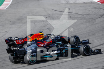 2021-10-24 - 33 VERSTAPPEN Max (nld), Red Bull Racing Honda RB16B, 44 HAMILTON Lewis (gbr), Mercedes AMG F1 GP W12 E Performance, action during the Formula 1 Aramco United States Grand Prix 2021, 17th round of the 2021 FIA Formula One World Championship from October 21 to 24, 2021 on the Circuit of the Americas, in Austin, Texas, United States of American - FORMULA 1 ARAMCO UNITED STATES GRAND PRIX 2021, 17TH ROUND OF THE 2021 FIA FORMULA ONE WORLD CHAMPIONSHIP - FORMULA 1 - MOTORS