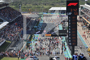 2021-10-24 - spectators, fans, crowd, foule, fans during the Formula 1 Aramco United States Grand Prix 2021, 17th round of the 2021 FIA Formula One World Championship from October 21 to 24, 2021 on the Circuit of the Americas, in Austin, Texas, United States of American - FORMULA 1 ARAMCO UNITED STATES GRAND PRIX 2021, 17TH ROUND OF THE 2021 FIA FORMULA ONE WORLD CHAMPIONSHIP - FORMULA 1 - MOTORS