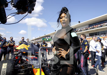 2021-10-24 - starting grid, grille de depart, Singer Megan Thee Stallion during the Formula 1 Aramco United States Grand Prix 2021, 17th round of the 2021 FIA Formula One World Championship from October 21 to 24, 2021 on the Circuit of the Americas, in Austin, Texas, United States of American - FORMULA 1 ARAMCO UNITED STATES GRAND PRIX 2021, 17TH ROUND OF THE 2021 FIA FORMULA ONE WORLD CHAMPIONSHIP - FORMULA 1 - MOTORS