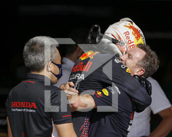 2021-10-24 - VERSTAPPEN Max (ned), Red Bull Racing Honda RB16B, YAMAMOTO Masashi, Managing Director of Honda Racing F1, HORNER Christian (gbr), Team Principal of Red Bull Racing, portrait during the Formula 1 Aramco United States Grand Prix 2021, 17th round of the 2021 FIA Formula One World Championship from October 21 to 24, 2021 on the Circuit of the Americas, in Austin, Texas, United States of American - FORMULA 1 ARAMCO UNITED STATES GRAND PRIX 2021, 17TH ROUND OF THE 2021 FIA FORMULA ONE WORLD CHAMPIONSHIP - FORMULA 1 - MOTORS