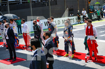 2021-11-14 - The National Anthem with the drivers during the Formula 1 Heineken Grande Premio De Sao Paulo 2021, Sao Paulo Grand Prix, 19th round of the 2021 FIA Formula One World Championship from November 12 to 14, 2021 on the Interlagos Circuit, in Sao Paulo, Brazil - FORMULA 1 HEINEKEN GRANDE PREMIO DE SAO PAULO 2021, SAO PAULO GRAND PRIX, 19TH ROUND OF THE 2021 FIA FORMULA ONE WORLD CHAMPIONSHIP - FORMULA 1 - MOTORS