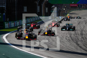 2021-11-14 - VERSTAPPEN Max (ned), Red Bull Racing Honda RB16B, PEREZ Sergio (mex), Red Bull Racing Honda RB16B, HAMILTON Lewis (gbr), Mercedes AMG F1 GP W12 E Performance, BOTTAS Valtteri (fin), Mercedes AMG F1 GP W12 E Performance, action during the Formula 1 Heineken Grande Premio De Sao Paulo 2021, Sao Paulo Grand Prix, 19th round of the 2021 FIA Formula One World Championship from November 12 to 14, 2021 on the Interlagos Circuit, in Sao Paulo, Brazil - FORMULA 1 HEINEKEN GRANDE PREMIO DE SAO PAULO 2021, SAO PAULO GRAND PRIX, 19TH ROUND OF THE 2021 FIA FORMULA ONE WORLD CHAMPIONSHIP - FORMULA 1 - MOTORS