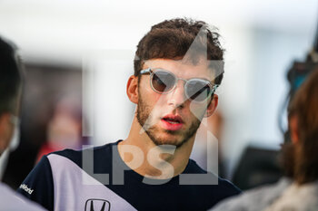 2021-11-18 - GASLY Pierre (fra), Scuderia AlphaTauri Honda AT02, portrait during the Formula 1 Ooredoo Qatar Grand Prix 2021, 20th round of the 2021 FIA Formula One World Championship from November 19 to 21, 2021 on the Losail International Circuit, in Lusail, Qatar - FORMULA 1 OOREDOO QATAR GRAND PRIX 2021, 20TH ROUND OF THE 2021 FIA FORMULA ONE WORLD CHAMPIONSHIP - FORMULA 1 - MOTORS