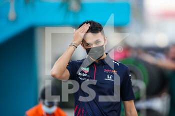 2021-11-18 - ALBON Alex (tha), Test and Reserve Driver of Red Bull Racing, portrait during the Formula 1 Ooredoo Qatar Grand Prix 2021, 20th round of the 2021 FIA Formula One World Championship from November 19 to 21, 2021 on the Losail International Circuit, in Lusail, Qatar - FORMULA 1 OOREDOO QATAR GRAND PRIX 2021, 20TH ROUND OF THE 2021 FIA FORMULA ONE WORLD CHAMPIONSHIP - FORMULA 1 - MOTORS