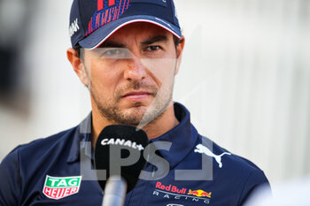 2021-11-18 - PEREZ Sergio (mex), Red Bull Racing Honda RB16B, portrait during the Formula 1 Ooredoo Qatar Grand Prix 2021, 20th round of the 2021 FIA Formula One World Championship from November 19 to 21, 2021 on the Losail International Circuit, in Lusail, Qatar - FORMULA 1 OOREDOO QATAR GRAND PRIX 2021, 20TH ROUND OF THE 2021 FIA FORMULA ONE WORLD CHAMPIONSHIP - FORMULA 1 - MOTORS