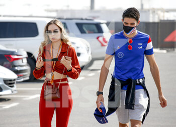 2021-11-19 - OCON Esteban (fra), Alpine F1 A521, portrait with his girlfriend Elena Berri during the Formula 1 Ooredoo Qatar Grand Prix 2021, 20th round of the 2021 FIA Formula One World Championship from November 19 to 21, 2021 on the Losail International Circuit, in Lusail, Qatar - FORMULA 1 OOREDOO QATAR GRAND PRIX 2021, 20TH ROUND OF THE 2021 FIA FORMULA ONE WORLD CHAMPIONSHIP - FORMULA 1 - MOTORS