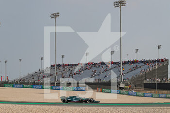 2021-11-19 - Empty grandstands, with cars running during the Formula 1 Ooredoo Qatar Grand Prix 2021, 20th round of the 2021 FIA Formula One World Championship from November 19 to 21, 2021 on the Losail International Circuit, in Lusail, Qatar - FORMULA 1 OOREDOO QATAR GRAND PRIX 2021, 20TH ROUND OF THE 2021 FIA FORMULA ONE WORLD CHAMPIONSHIP - FORMULA 1 - MOTORS