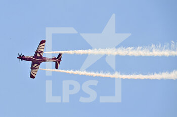 2021-11-19 - Planes show during the Formula 1 Ooredoo Qatar Grand Prix 2021, 20th round of the 2021 FIA Formula One World Championship from November 19 to 21, 2021 on the Losail International Circuit, in Lusail, Qatar - FORMULA 1 OOREDOO QATAR GRAND PRIX 2021, 20TH ROUND OF THE 2021 FIA FORMULA ONE WORLD CHAMPIONSHIP - FORMULA 1 - MOTORS