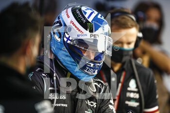2021-11-19 - BOTTAS Valtteri (fin), Mercedes AMG F1 GP W12 E Performance, portrait during the Formula 1 Ooredoo Qatar Grand Prix 2021, 20th round of the 2021 FIA Formula One World Championship from November 19 to 21, 2021 on the Losail International Circuit, in Lusail, Qatar - FORMULA 1 OOREDOO QATAR GRAND PRIX 2021, 20TH ROUND OF THE 2021 FIA FORMULA ONE WORLD CHAMPIONSHIP - FORMULA 1 - MOTORS
