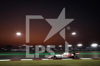 2021-11-19 - RAIKKONEN Kimi (fin), Alfa Romeo Racing ORLEN C41, action during the Formula 1 Ooredoo Qatar Grand Prix 2021, 20th round of the 2021 FIA Formula One World Championship from November 19 to 21, 2021 on the Losail International Circuit, in Lusail, Qatar - FORMULA 1 OOREDOO QATAR GRAND PRIX 2021, 20TH ROUND OF THE 2021 FIA FORMULA ONE WORLD CHAMPIONSHIP - FORMULA 1 - MOTORS
