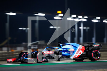 2021-11-19 - 14 ALONSO Fernando (spa), Alpine F1 A521, action during the Formula 1 Ooredoo Qatar Grand Prix 2021, 20th round of the 2021 FIA Formula One World Championship from November 19 to 21, 2021 on the Losail International Circuit, in Lusail, Qatar - FORMULA 1 OOREDOO QATAR GRAND PRIX 2021, 20TH ROUND OF THE 2021 FIA FORMULA ONE WORLD CHAMPIONSHIP - FORMULA 1 - MOTORS