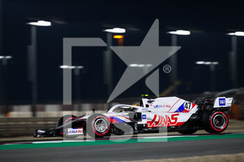 2021-11-19 - 47 SCHUMACHER Mick (ger), Haas F1 Team VF-21 Ferrari, action during the Formula 1 Ooredoo Qatar Grand Prix 2021, 20th round of the 2021 FIA Formula One World Championship from November 19 to 21, 2021 on the Losail International Circuit, in Lusail, Qatar - FORMULA 1 OOREDOO QATAR GRAND PRIX 2021, 20TH ROUND OF THE 2021 FIA FORMULA ONE WORLD CHAMPIONSHIP - FORMULA 1 - MOTORS