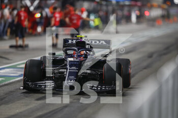 2021-11-19 - 10 GASLY Pierre (fra), Scuderia AlphaTauri Honda AT02, action during the Formula 1 Ooredoo Qatar Grand Prix 2021, 20th round of the 2021 FIA Formula One World Championship from November 19 to 21, 2021 on the Losail International Circuit, in Lusail, Qatar - FORMULA 1 OOREDOO QATAR GRAND PRIX 2021, 20TH ROUND OF THE 2021 FIA FORMULA ONE WORLD CHAMPIONSHIP - FORMULA 1 - MOTORS