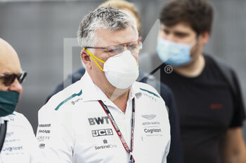 2021-11-20 - SZAFNAUER Otmar (rom), Team Principal and CEO of Aston Martin F1, portrait during the Formula 1 Ooredoo Qatar Grand Prix 2021, 20th round of the 2021 FIA Formula One World Championship from November 19 to 21, 2021 on the Losail International Circuit, in Lusail, Qatar - FORMULA 1 OOREDOO QATAR GRAND PRIX 2021, 20TH ROUND OF THE 2021 FIA FORMULA ONE WORLD CHAMPIONSHIP - FORMULA 1 - MOTORS