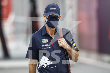 2021-11-20 - NEWEY Adrian, Chief Technical Officer of Red Bull Racing, portrait during the Formula 1 Ooredoo Qatar Grand Prix 2021, 20th round of the 2021 FIA Formula One World Championship from November 19 to 21, 2021 on the Losail International Circuit, in Lusail, Qatar - FORMULA 1 OOREDOO QATAR GRAND PRIX 2021, 20TH ROUND OF THE 2021 FIA FORMULA ONE WORLD CHAMPIONSHIP - FORMULA 1 - MOTORS