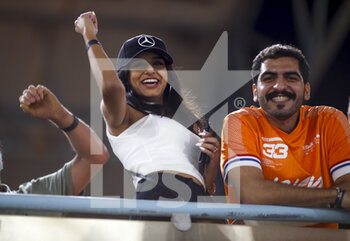 2021-11-20 - Fans during the Formula 1 Ooredoo Qatar Grand Prix 2021, 20th round of the 2021 FIA Formula One World Championship from November 19 to 21, 2021 on the Losail International Circuit, in Lusail, Qatar - FORMULA 1 OOREDOO QATAR GRAND PRIX 2021, 20TH ROUND OF THE 2021 FIA FORMULA ONE WORLD CHAMPIONSHIP - FORMULA 1 - MOTORS