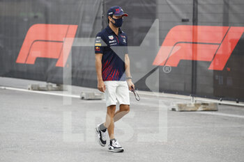 2021-11-20 - PEREZ Sergio (mex), Red Bull Racing Honda RB16B, portrait during the Formula 1 Ooredoo Qatar Grand Prix 2021, 20th round of the 2021 FIA Formula One World Championship from November 19 to 21, 2021 on the Losail International Circuit, in Lusail, Qatar - FORMULA 1 OOREDOO QATAR GRAND PRIX 2021, 20TH ROUND OF THE 2021 FIA FORMULA ONE WORLD CHAMPIONSHIP - FORMULA 1 - MOTORS