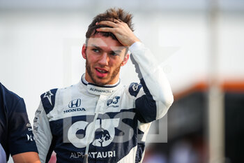 2021-11-20 - GASLY Pierre (fra), Scuderia AlphaTauri Honda AT02, portrait during the Formula 1 Ooredoo Qatar Grand Prix 2021, 20th round of the 2021 FIA Formula One World Championship from November 19 to 21, 2021 on the Losail International Circuit, in Lusail, Qatar - FORMULA 1 OOREDOO QATAR GRAND PRIX 2021, 20TH ROUND OF THE 2021 FIA FORMULA ONE WORLD CHAMPIONSHIP - FORMULA 1 - MOTORS