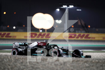 2021-11-20 - 44 HAMILTON Lewis (gbr), Mercedes AMG F1 GP W12 E Performance, action during the Formula 1 Ooredoo Qatar Grand Prix 2021, 20th round of the 2021 FIA Formula One World Championship from November 19 to 21, 2021 on the Losail International Circuit, in Lusail, Qatar - FORMULA 1 OOREDOO QATAR GRAND PRIX 2021, 20TH ROUND OF THE 2021 FIA FORMULA ONE WORLD CHAMPIONSHIP - FORMULA 1 - MOTORS
