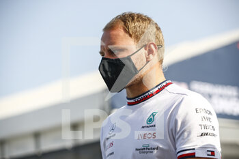 2021-11-21 - BOTTAS Valtteri (fin), Mercedes AMG F1 GP W12 E Performance, portrait during the Formula 1 Ooredoo Qatar Grand Prix 2021, 20th round of the 2021 FIA Formula One World Championship from November 19 to 21, 2021 on the Losail International Circuit, in Lusail, Qatar - FORMULA 1 OOREDOO QATAR GRAND PRIX 2021, 20TH ROUND OF THE 2021 FIA FORMULA ONE WORLD CHAMPIONSHIP - FORMULA 1 - MOTORS