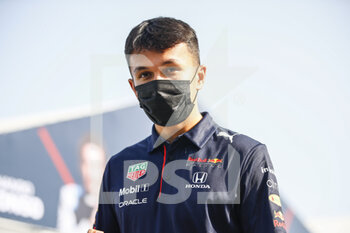 2021-11-21 - ALBON Alex (tha), Test and Reserve Driver of Red Bull Racing, portrait during the Formula 1 Ooredoo Qatar Grand Prix 2021, 20th round of the 2021 FIA Formula One World Championship from November 19 to 21, 2021 on the Losail International Circuit, in Lusail, Qatar - FORMULA 1 OOREDOO QATAR GRAND PRIX 2021, 20TH ROUND OF THE 2021 FIA FORMULA ONE WORLD CHAMPIONSHIP - FORMULA 1 - MOTORS