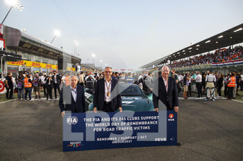 2021-11-21 - TODT Jean (fra), FIA President, Stefano Domenicali CEO of Formula One Group, Gianni Infantino, FIFA President on the grid during the Formula 1 Ooredoo Qatar Grand Prix 2021, 20th round of the 2021 FIA Formula One World Championship from November 19 to 21, 2021 on the Losail International Circuit, in Lusail, Qatar - FORMULA 1 OOREDOO QATAR GRAND PRIX 2021, 20TH ROUND OF THE 2021 FIA FORMULA ONE WORLD CHAMPIONSHIP - FORMULA 1 - MOTORS