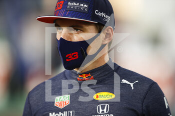 2021-11-21 - VERSTAPPEN Max (ned), Red Bull Racing Honda RB16B, portrait during the Formula 1 Ooredoo Qatar Grand Prix 2021, 20th round of the 2021 FIA Formula One World Championship from November 19 to 21, 2021 on the Losail International Circuit, in Lusail, Qatar - FORMULA 1 OOREDOO QATAR GRAND PRIX 2021, 20TH ROUND OF THE 2021 FIA FORMULA ONE WORLD CHAMPIONSHIP - FORMULA 1 - MOTORS