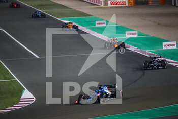 2021-11-21 - 14 ALONSO Fernando (spa), Alpine F1 A521, 10 GASLY Pierre (fra), Scuderia AlphaTauri Honda AT02, action during the Formula 1 Ooredoo Qatar Grand Prix 2021, 20th round of the 2021 FIA Formula One World Championship from November 19 to 21, 2021 on the Losail International Circuit, in Lusail, Qatar - FORMULA 1 OOREDOO QATAR GRAND PRIX 2021, 20TH ROUND OF THE 2021 FIA FORMULA ONE WORLD CHAMPIONSHIP - FORMULA 1 - MOTORS