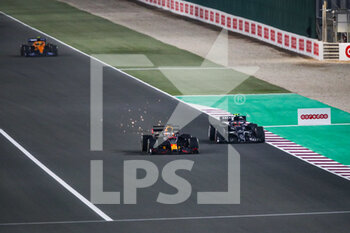 2021-11-21 - 33 VERSTAPPEN Max (nld), Red Bull Racing Honda RB16B, 10 GASLY Pierre (fra), Scuderia AlphaTauri Honda AT02, action during the Formula 1 Ooredoo Qatar Grand Prix 2021, 20th round of the 2021 FIA Formula One World Championship from November 19 to 21, 2021 on the Losail International Circuit, in Lusail, Qatar - FORMULA 1 OOREDOO QATAR GRAND PRIX 2021, 20TH ROUND OF THE 2021 FIA FORMULA ONE WORLD CHAMPIONSHIP - FORMULA 1 - MOTORS