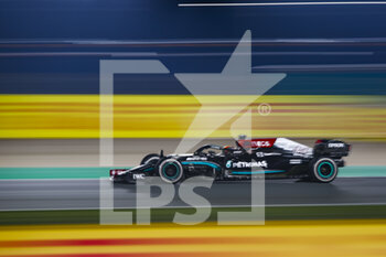 2021-11-21 - 44 HAMILTON Lewis (gbr), Mercedes AMG F1 GP W12 E Performance, action during the Formula 1 Ooredoo Qatar Grand Prix 2021, 20th round of the 2021 FIA Formula One World Championship from November 19 to 21, 2021 on the Losail International Circuit, in Lusail, Qatar - FORMULA 1 OOREDOO QATAR GRAND PRIX 2021, 20TH ROUND OF THE 2021 FIA FORMULA ONE WORLD CHAMPIONSHIP - FORMULA 1 - MOTORS