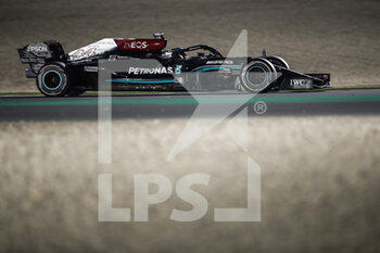 2021-11-21 - 44 HAMILTON Lewis (gbr), Mercedes AMG F1 GP W12 E Performance, action during the Formula 1 Ooredoo Qatar Grand Prix 2021, 20th round of the 2021 FIA Formula One World Championship from November 19 to 21, 2021 on the Losail International Circuit, in Lusail, Qatar - FORMULA 1 OOREDOO QATAR GRAND PRIX 2021, 20TH ROUND OF THE 2021 FIA FORMULA ONE WORLD CHAMPIONSHIP - FORMULA 1 - MOTORS