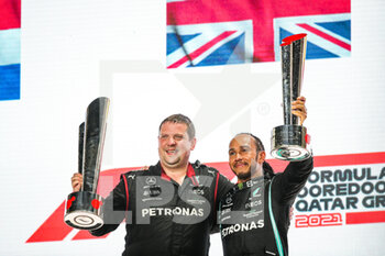 2021-11-21 - HAMILTON Lewis (gbr), Mercedes AMG F1 GP W12 E Performance, portrait podium during the Formula 1 Ooredoo Qatar Grand Prix 2021, 20th round of the 2021 FIA Formula One World Championship from November 19 to 21, 2021 on the Losail International Circuit, in Lusail, Qatar - FORMULA 1 OOREDOO QATAR GRAND PRIX 2021, 20TH ROUND OF THE 2021 FIA FORMULA ONE WORLD CHAMPIONSHIP - FORMULA 1 - MOTORS