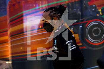 2021-12-03 - HAMILTON Lewis (gbr), Mercedes AMG F1 GP W12 E Performance, portrait during the Formula 1 stc Saudi Arabian Grand Prix 2021, 21th round of the 2021 FIA Formula One World Championship from December 3 to 5, 2021 on the Jeddah Corniche Circuit, in Jeddah, Saudi Arabia - FORMULA 1 STC SAUDI ARABIAN GRAND PRIX 2021, 21TH ROUND OF THE 2021 FIA FORMULA ONE WORLD CHAMPIONSHIP - FORMULA 1 - MOTORS