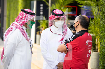 2021-12-03 - VASSEUR Frederic (fra), Team Principal of Alfa Romeo Racing ORLEN, portrait with Prince Abdelaziz during the Formula 1 stc Saudi Arabian Grand Prix 2021, 21th round of the 2021 FIA Formula One World Championship from December 3 to 5, 2021 on the Jeddah Corniche Circuit, in Jeddah, Saudi Arabia - FORMULA 1 STC SAUDI ARABIAN GRAND PRIX 2021, 21TH ROUND OF THE 2021 FIA FORMULA ONE WORLD CHAMPIONSHIP - FORMULA 1 - MOTORS